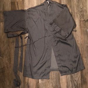 LIKE NEW Satin Smooth Kimono Classy Retro Robe